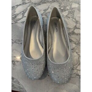Hot Cakes Orleans Silver Rhinestone Round Toe Slip on Flats  Size 8 W Look New